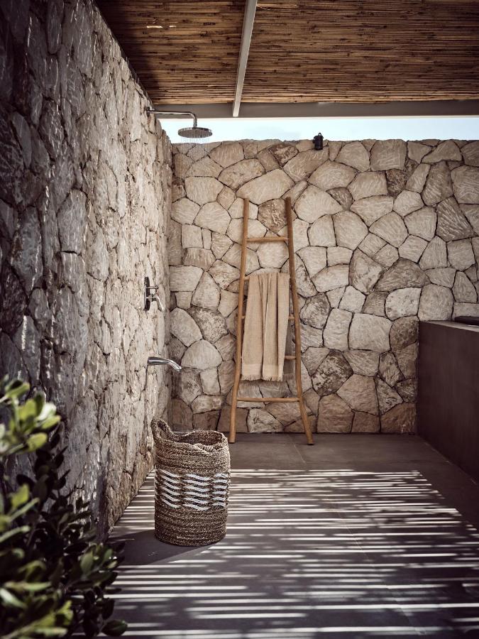 Noema Villa - Stylish Villa With Scenic Serenity, By Zantewize Sarakinadhon Exterior photo